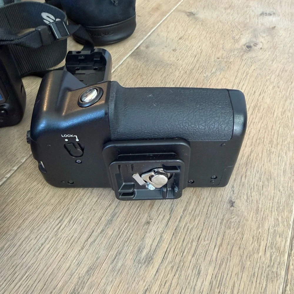 Olympus E-300 Camera Set with Black and Gray Tamrac Bag